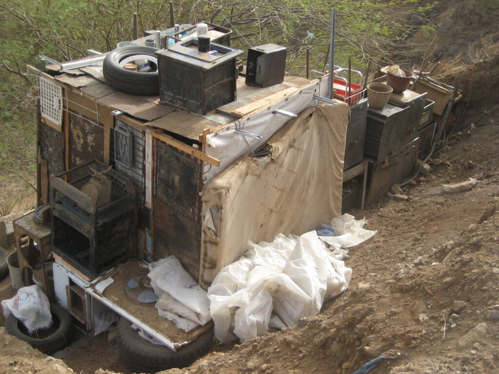 Habitação em barraca na Cidade da Praia.